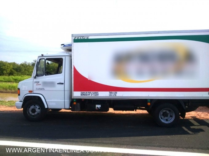 TRANSPORTABA 105 CAJONES DE POLLOS SIN HABILITACIÓN