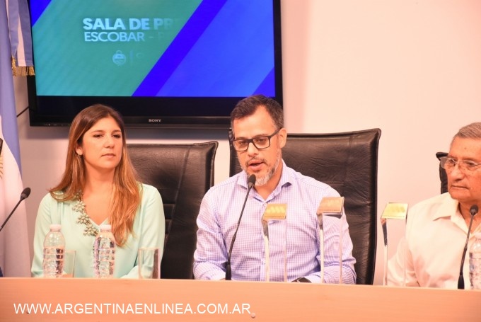 PREMIO MERCURIO: CHACO FUE DISTINGUIDO POR SU TRABAJO EN LA BIENAL 2016