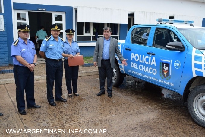 SEGURIDAD ENTREGÓ CAMIONETAS A LA DIVISIÓN DE ATENCIÓN DE LA MUJER DE SAN MARTÍN Y A LA COMISARÍA CORZUELA