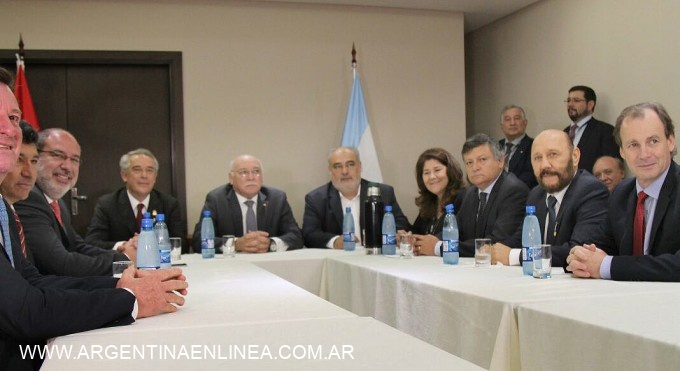 PEPPO APUNTÓ A FORTALECER LA INTEGRACIÓN CON PARAGUAY PARA EL "DESARROLLO DE LOS PUEBLOS"