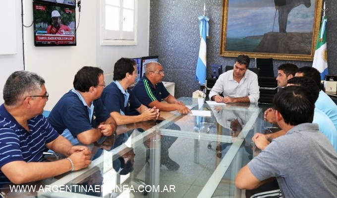 Capitanich recibió a organizadores del Campeonato Nacional de Fútbol para Amputados que se realizará en Resistencia