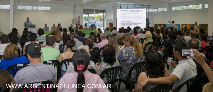Participación ciudadana: Capitanich encabezó la sesión preparatoria del Consejo Consultivo de Comisiones Vecinales