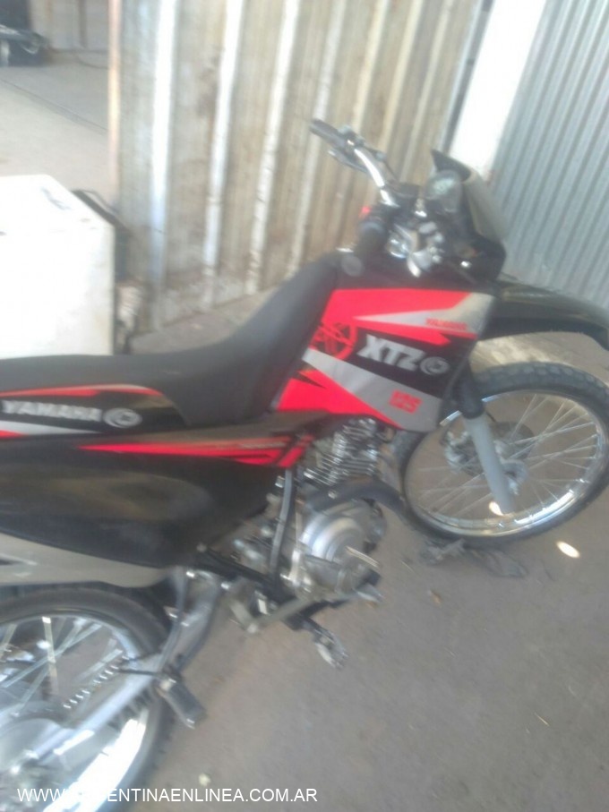 QUISO LEGALIZAR MOTO CON PAPELES TRUCHOS Y SE LA SECUESTRARON