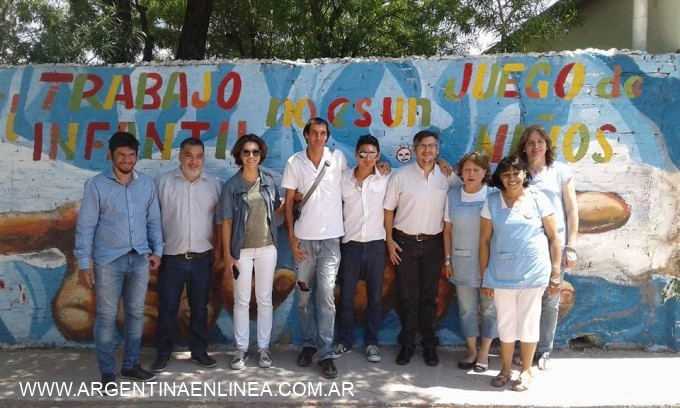 La Oficia de la Juventud sigue trabajando con jóvenes artistas en los barrios de la ciudad