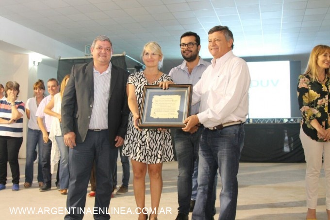 PEPPO ENCABEZÓ EL PRIMER FESTEJO POR EL DÍA DEL EMPLEADO DE VIVIENDA