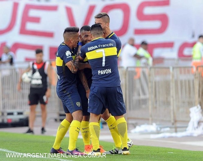 Tevez brilló y Boca se quedó con un Superclásico 