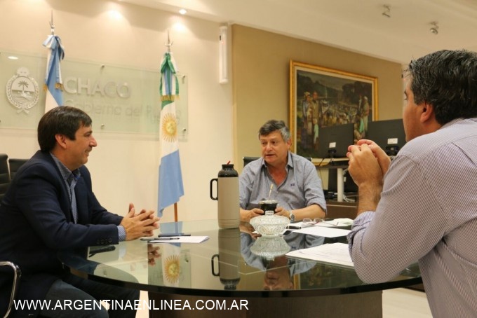 PEPPO ANUNCIÓ 50 CUADRAS DE PAVIMENTO PARA RESISTENCIA
