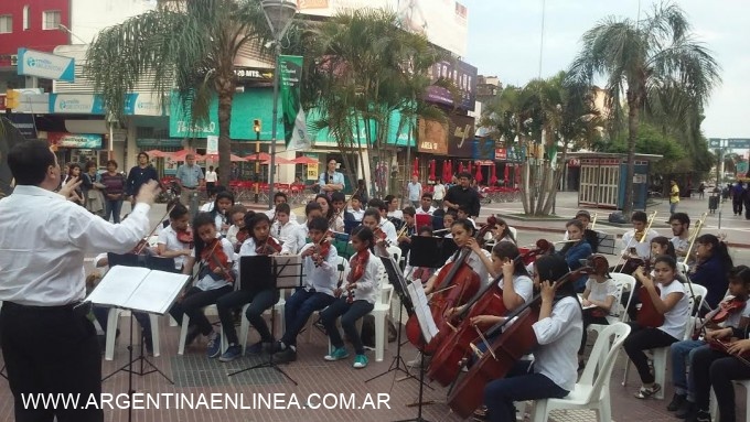 PARA CERRAR EL AÑO, MÚSICA: GRAN GALA DE COROS Y ORQUESTAS ESCOLARES EN EL PARQUE DE LA DEMOCRACIA