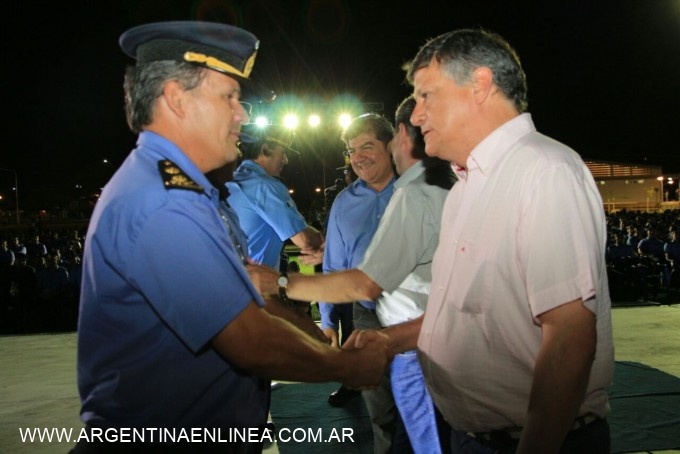 CIERRE 2016 DE CAPACITACIONES A LA POLICÍA: PEPPO INSTÓ A CONTINUAR CON LA PROFESIONALIZACIÓN