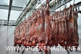 PARA ESTAS FIESTAS, COMERCIOS OFRECEN CARNE DE CABRA DEL FRIGORIFICO DE PAMPA DEL INFIERNO