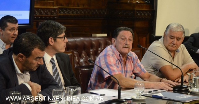 “Los gobernadores nos traicionaron por la billetera”